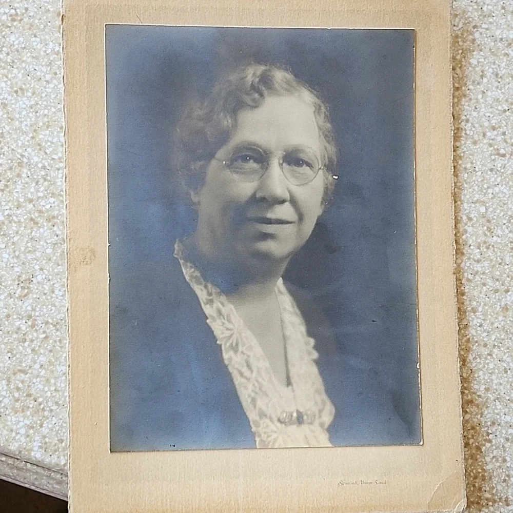 Vintage Photographs 1949 & Earlier - Picture 4 of 14